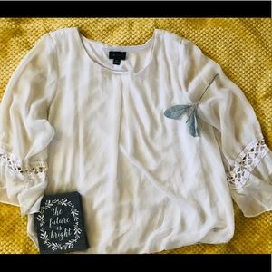 White loses fitted shirt